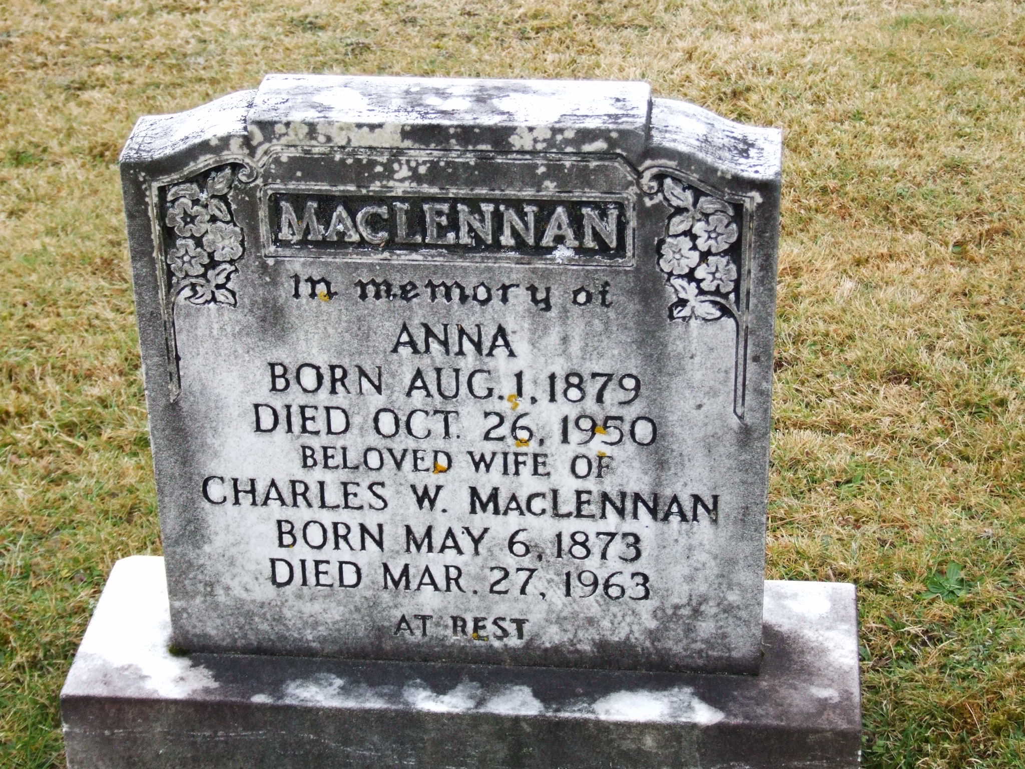 Photo of headstones/William C MacLennan 1873-1963 hdstn Taylor Cem R DenysNS